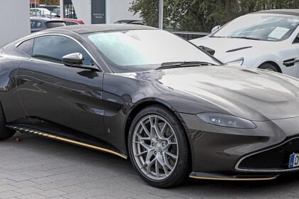 This Rally-Inspired Ice-Racing Aston Martin Vantage Is Cool as Hell – Yahoo! Autos