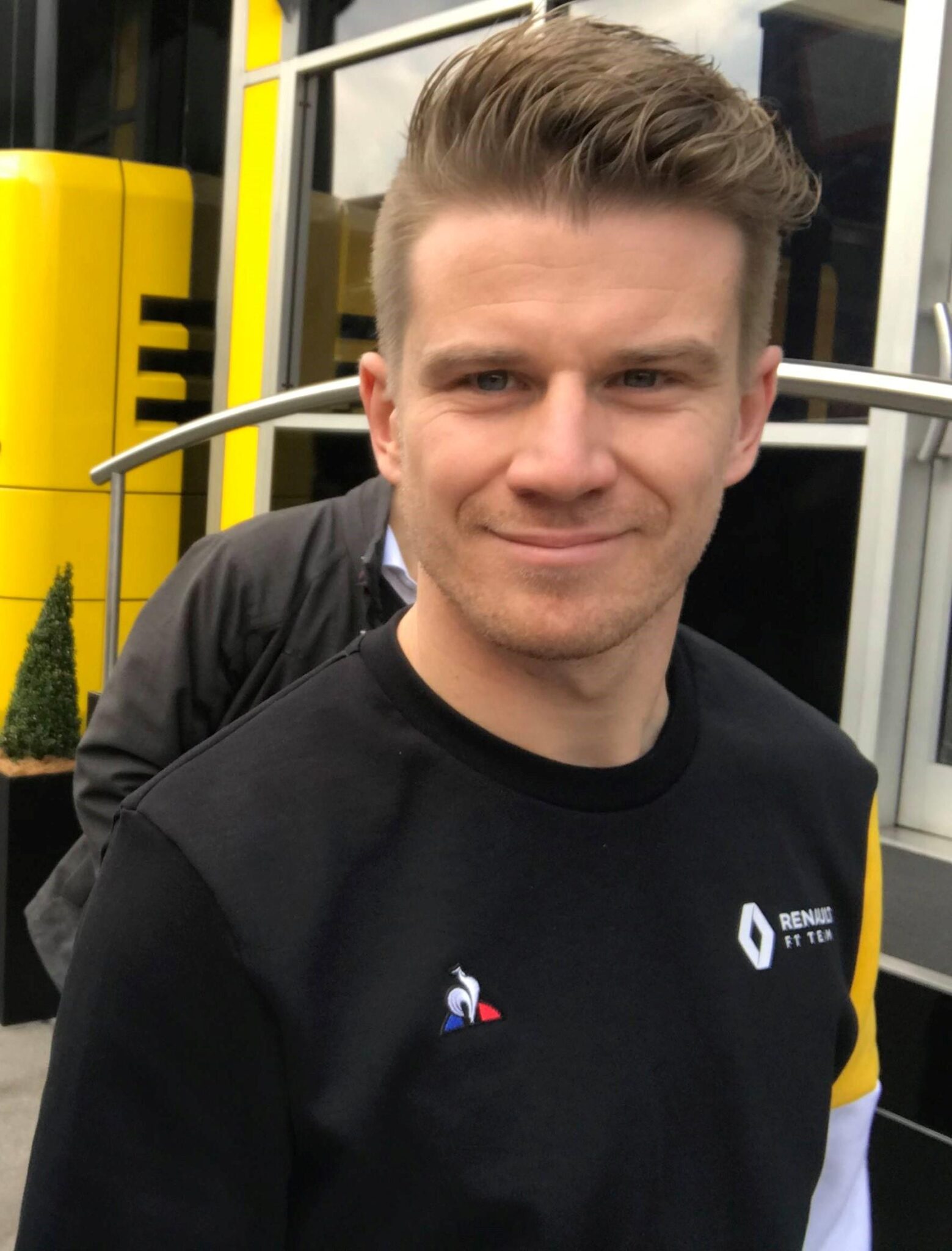 Sauber’s Stunning Triumph: Nico Hulkenberg Shocks the World by Defeating Lewis Hamilton’s Ferrari!