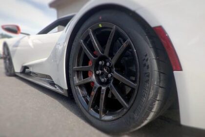 Ford and Chevrolet Battle for Glory: Supercars Showdown at Wanneroo!