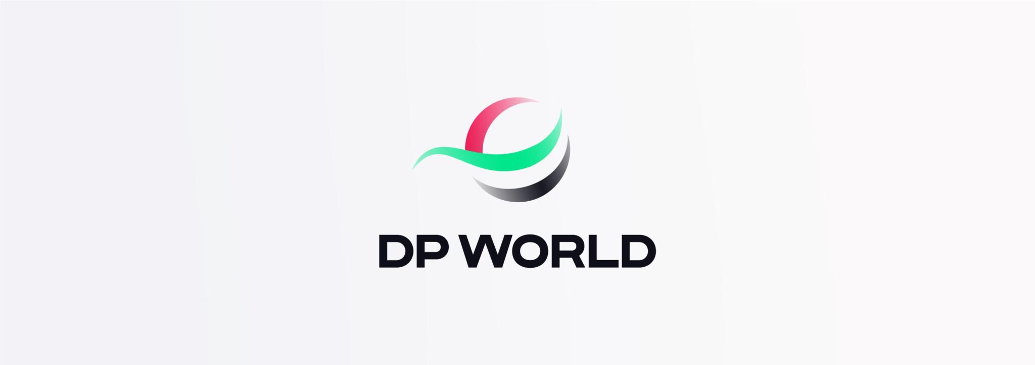 DP World Unleashes McLaren Racing Car Experience for Fans in Trafalgar Square!