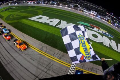 NASCAR Whelen Modified Tour Returns to Riverhead for the Thrilling Eddie Partridge 256 Showdown!