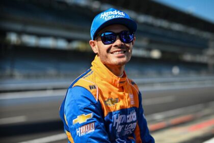 Kyle Larson Clinches Thrilling NASCAR Cup Title in Overtime Drama; Blaney Shines in Wild Phoenix Showdown!