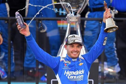 Heartbreak at the Finish: Hamlin’s NASCAR Title Dreams Dashed by Late Caution in Championship’s Final Year