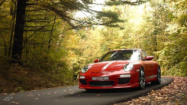 Unleashing the Porsche 911 GT3: A Purebred Racing Legend