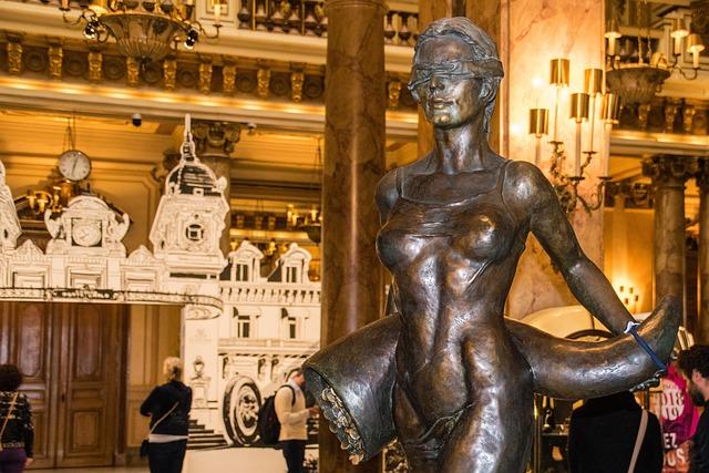 Carlos Sainz Urges FIA and FOM for Flexibility on New F1 Rules Following Bahrain Testing