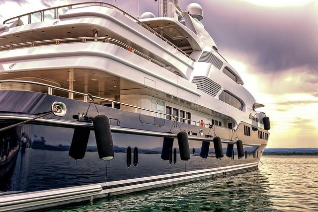 Step Aboard Max Verstappen’s Luxurious  Million Yacht: Discover How the F1 Champion Unwinds Off the Track!