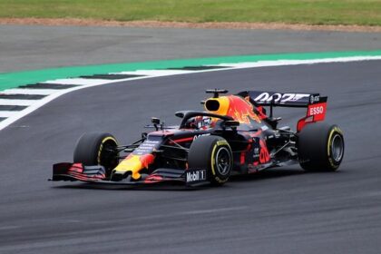 Verstappen and Wolff’s Holiday Adventure Ignites F1 Speculation Ahead of Thrilling European Finale!